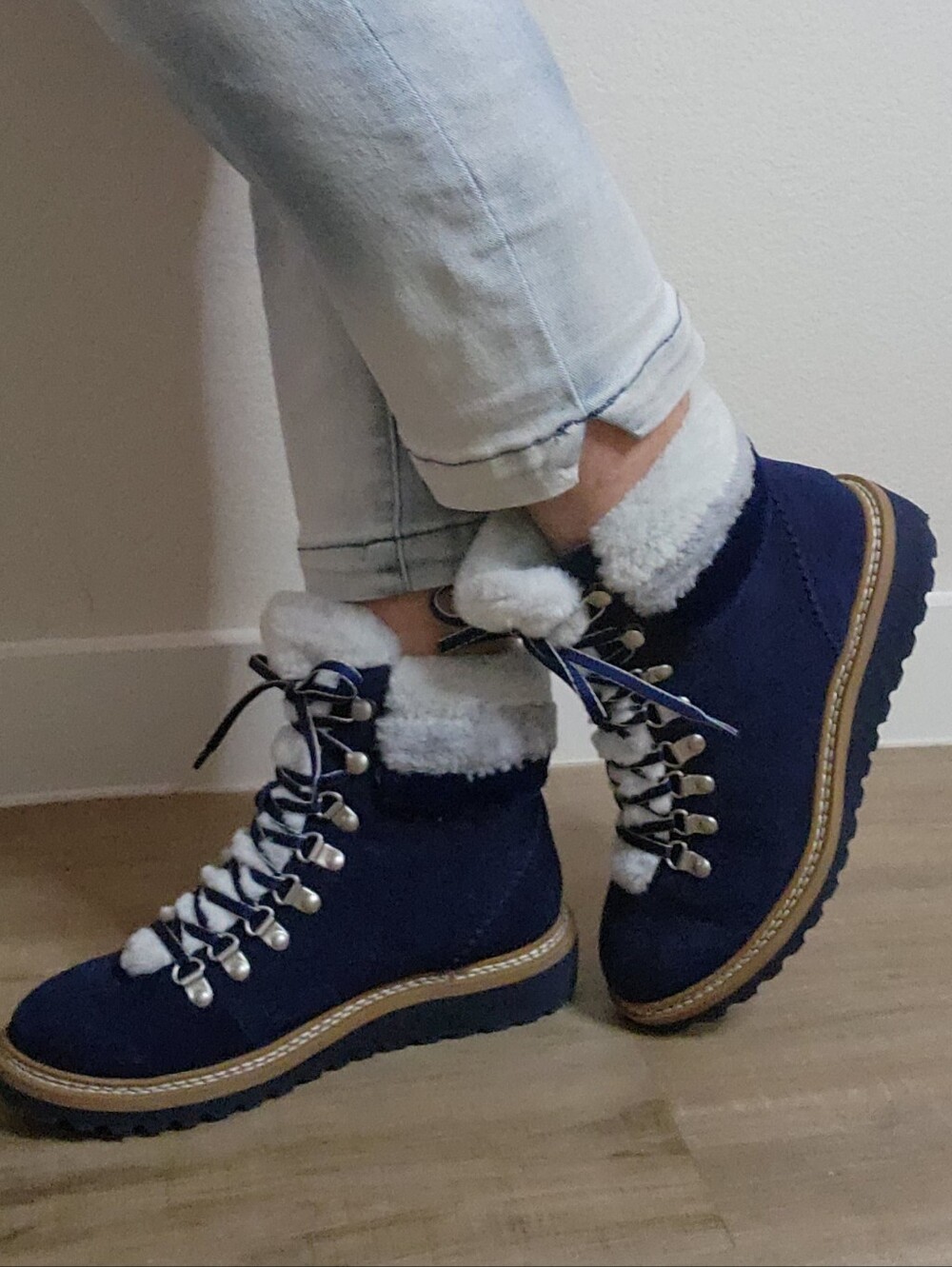 Brand New Splendid Navy Lace-up Suede Boots NWOT Size 6.5 US